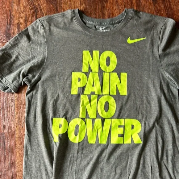 Nike tee - Picture 2 of 6